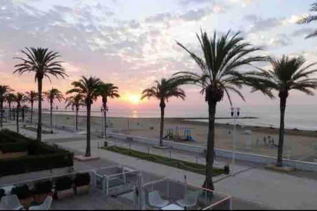 Precioso Apartamento Con Vistas Al Mar. Piscina. Valencia Eksteriør bilde