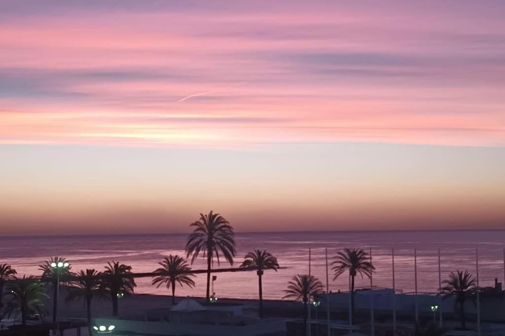 Precioso Apartamento Con Vistas Al Mar. Piscina. Valencia Eksteriør bilde